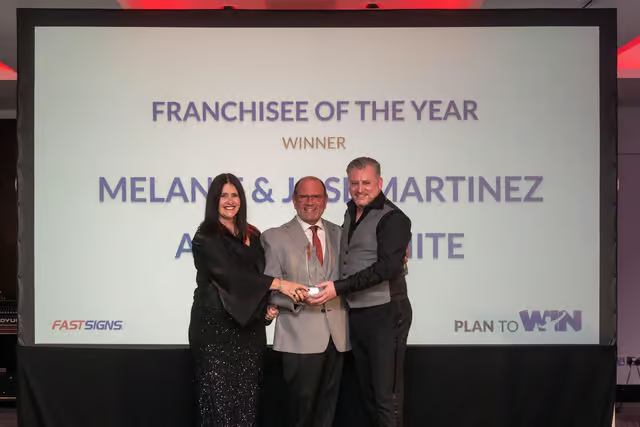 FASTSIGNS Crawley wins Franchisee of the Year award