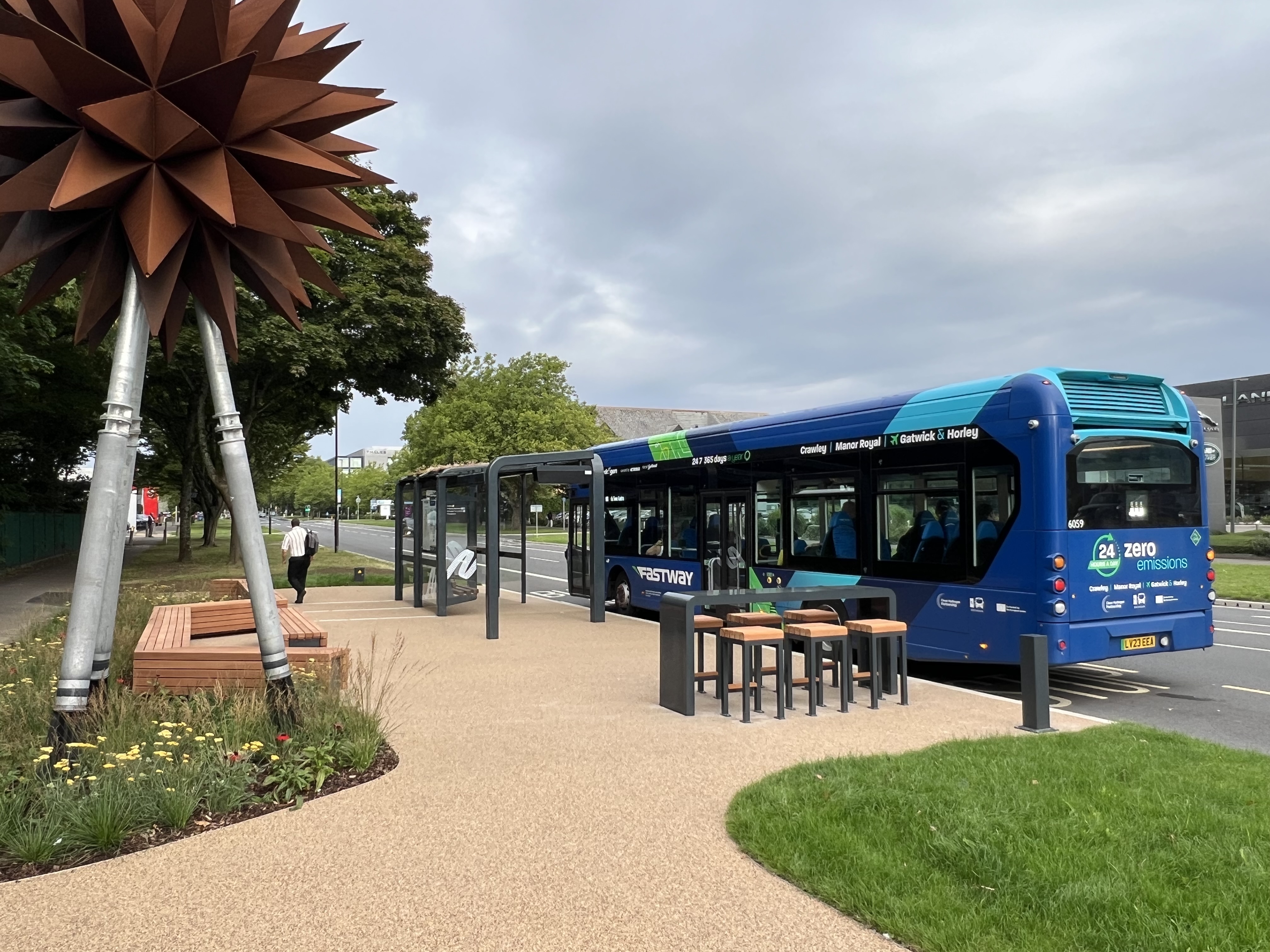 Metrobus - Proud to be part of Manor Royal